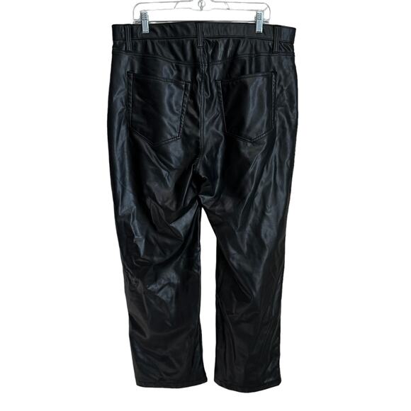 Abercrombie & Fitch 90s Relaxed Jean Ultra High Rise Vegan Faux Leather 34 18 - Picture 5 of 8